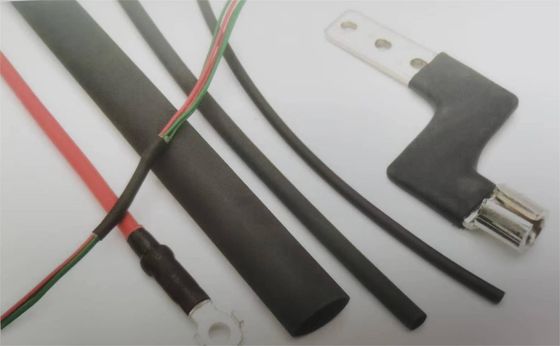 Adhésif à double paroi sans halonène revêtu d'un revêtement thermique rétrécissant de polyolefine
