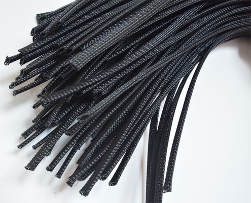 La couverture du câble tricoté en PET à haute flexibilité est de 1,5 pouce.