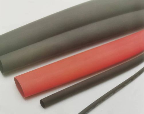 Tubes en polyolefine à double paroi adhésif revêtu de revêtement thermique rétrécissant avec rapport de rétrécissement 4: 1
